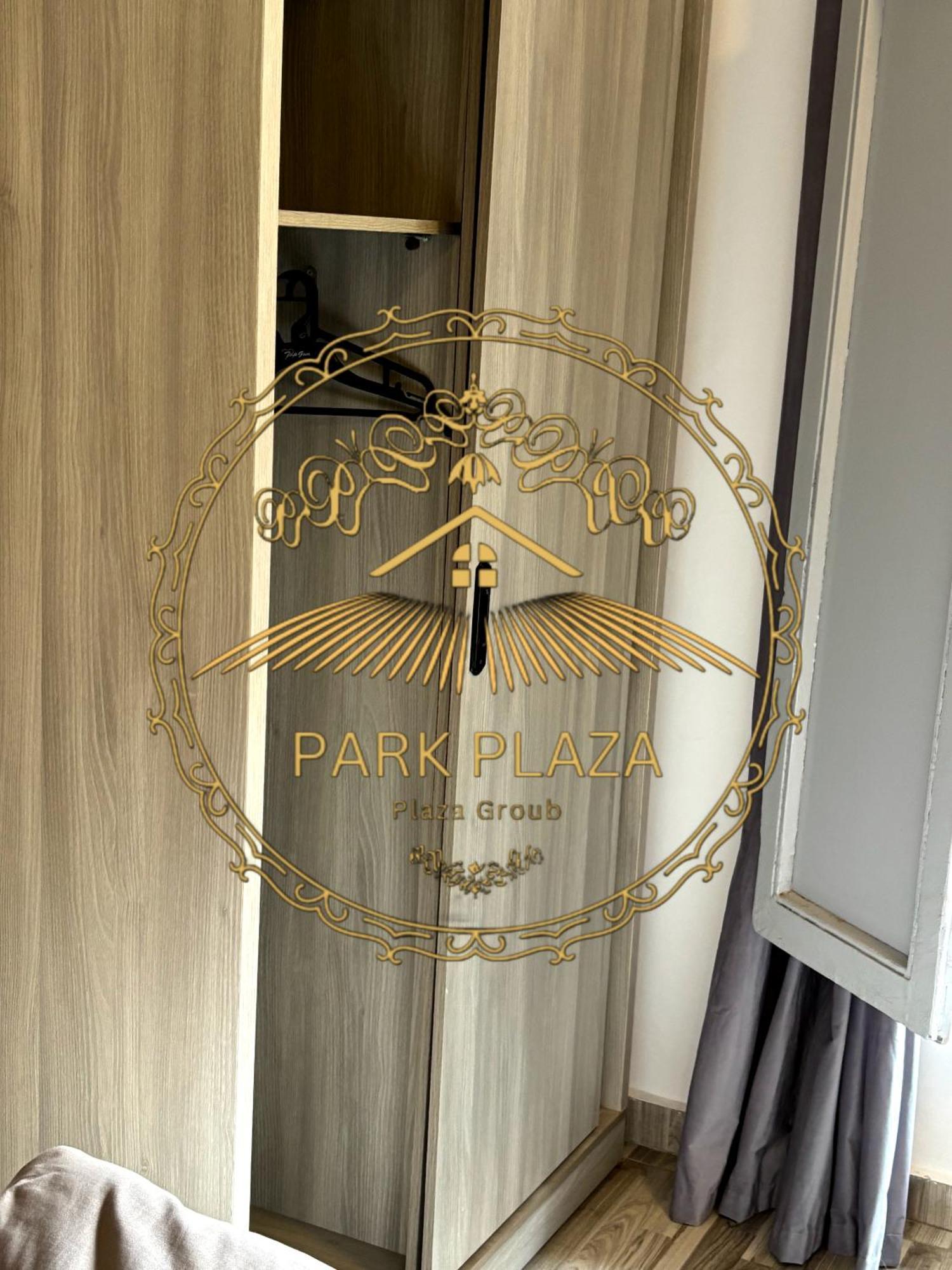 New Park Plaza